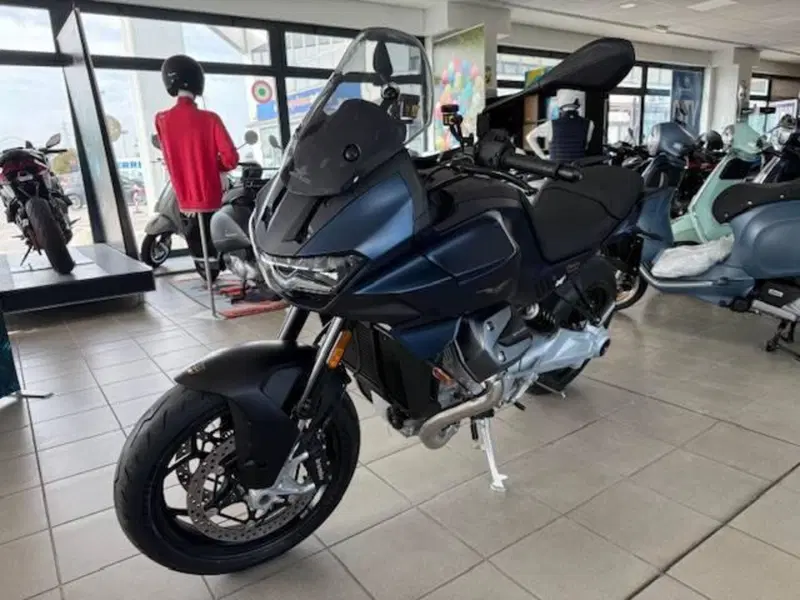 Moto Guzzi V100 Mandello (2025 - 26) (2)