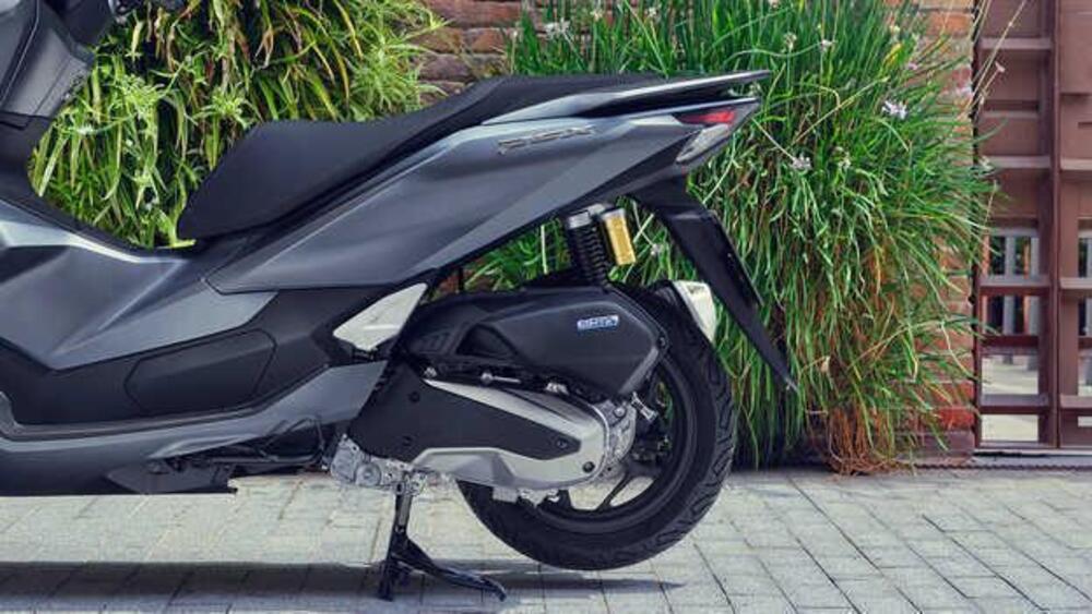 Honda PCX 125 (2025) (4)