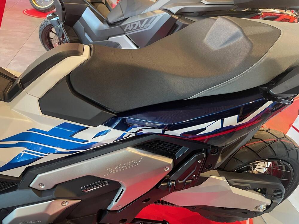 Honda X-ADV 750 Special Edition (2026) (4)