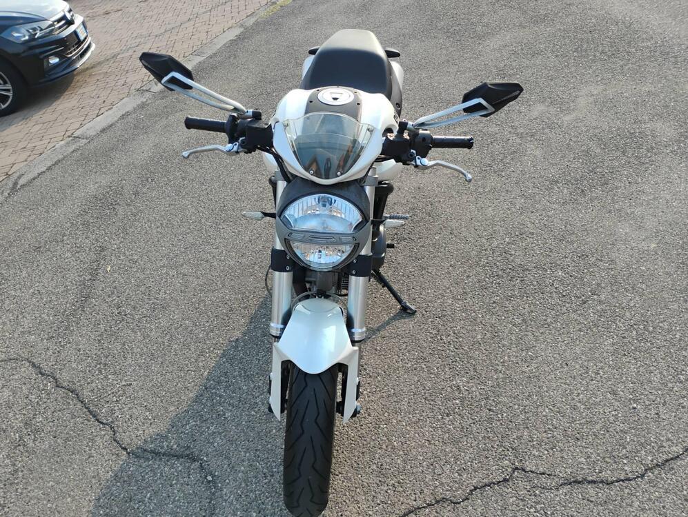 Ducati Monster 696 Plus (2007 - 14) (2)