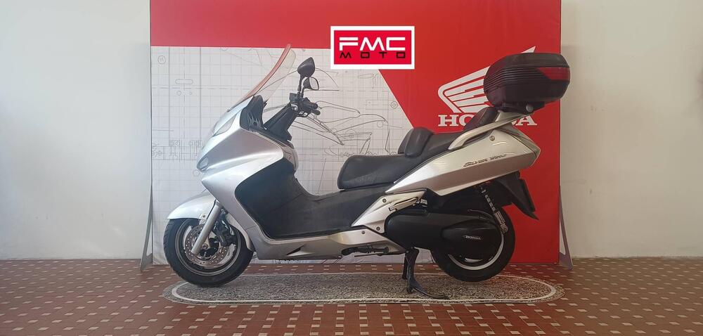 Honda Silver Wing 600 (2001 - 05) (3)