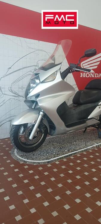 Honda Silver Wing 600 (2001 - 05) (4)