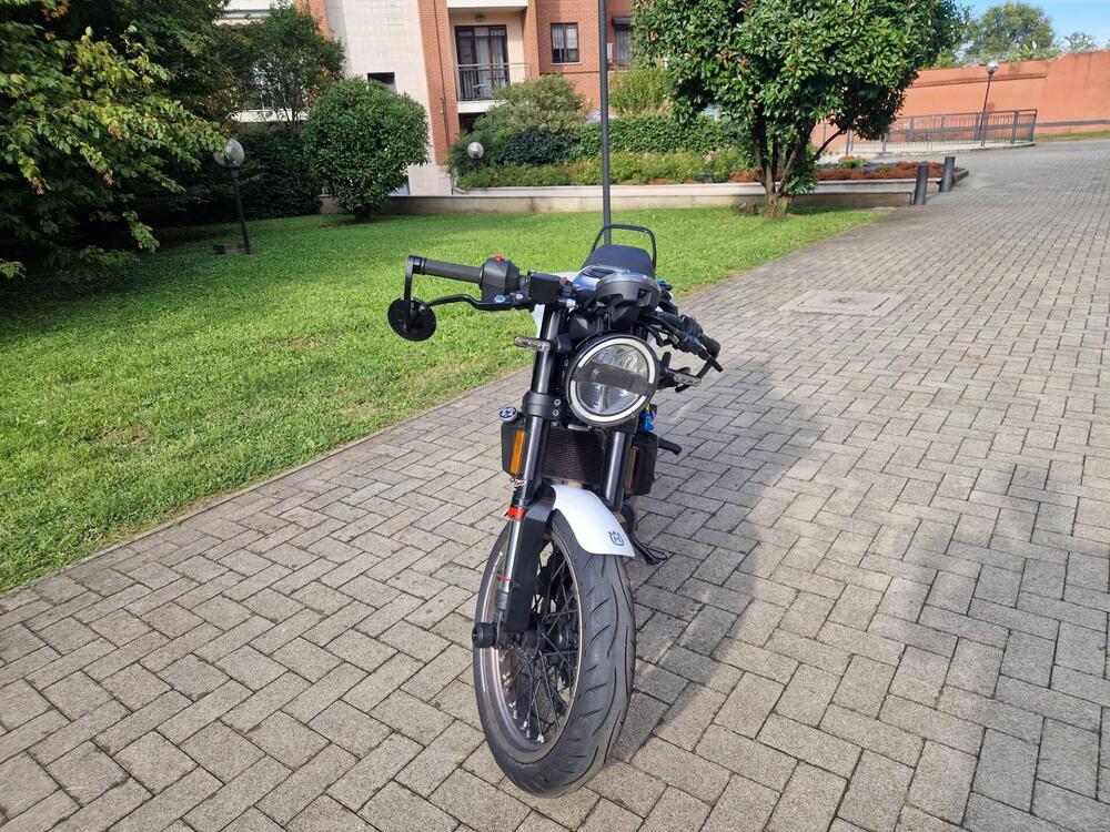 Husqvarna Vitpilen 401 (2021 - 23) (5)