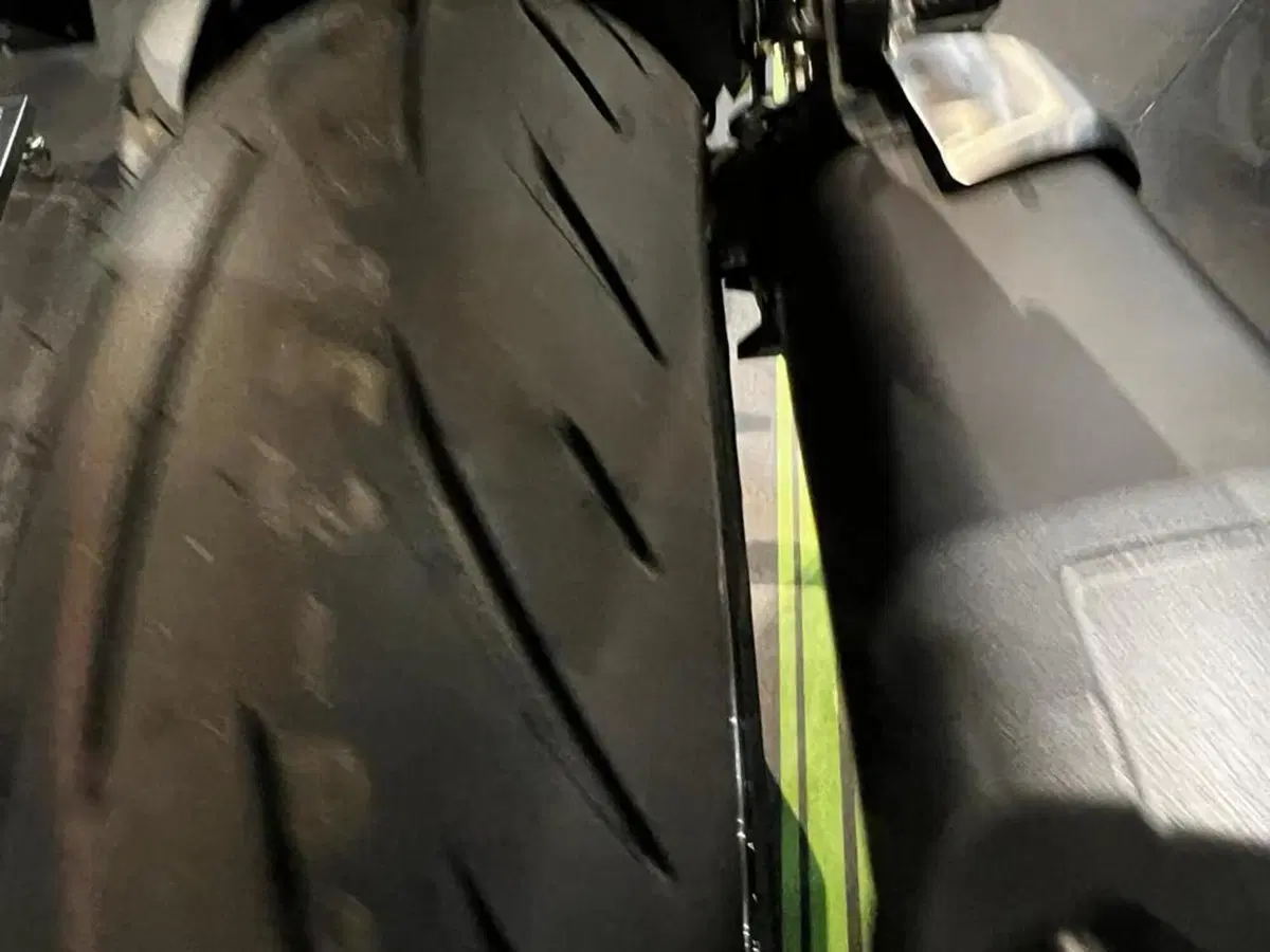 Kawasaki Ninja H2 SX SE (2023 - 26) (12)