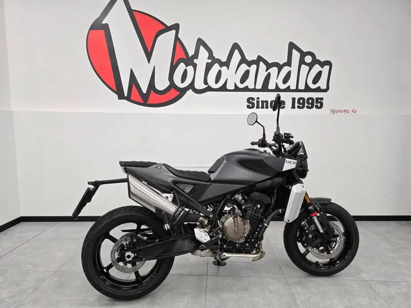 Husqvarna Svartpilen 801 (2024 - 26) (4)