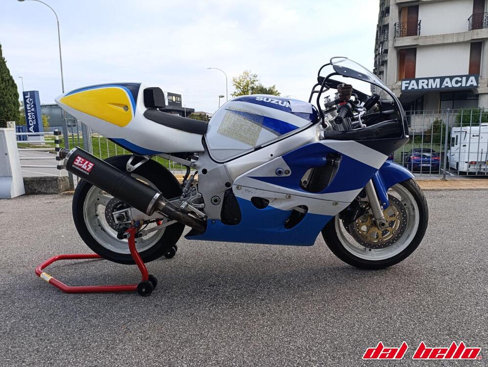 Suzuki GSX R 600 (1997 - 00) (2)