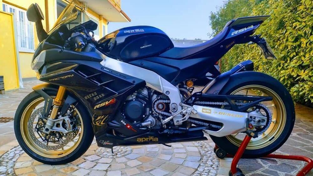 Aprilia RSV4 1100 Factory (2021 - 24) (2)