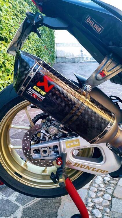 Aprilia RSV4 1100 Factory (2021 - 24) (4)