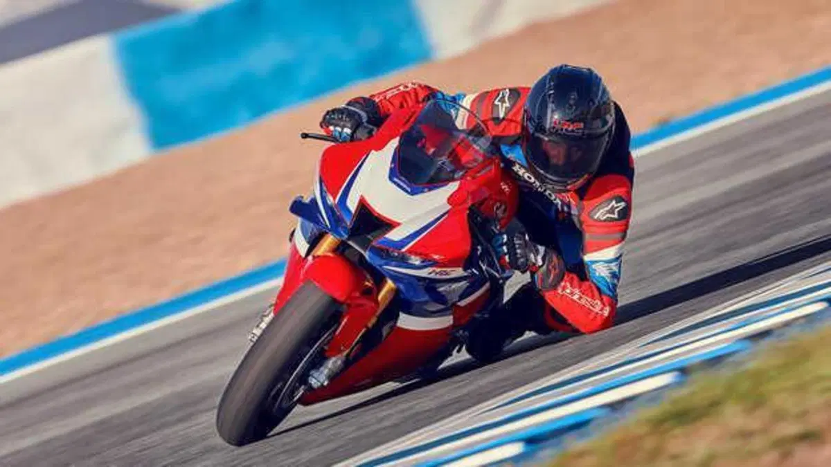 Honda CBR 1000 RR-R Fireblade SP Carbon Edition (2024 - 26) (4)