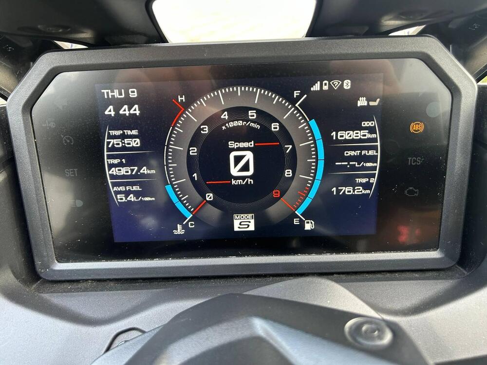 Yamaha T-Max 560 (2022 - 24) (4)