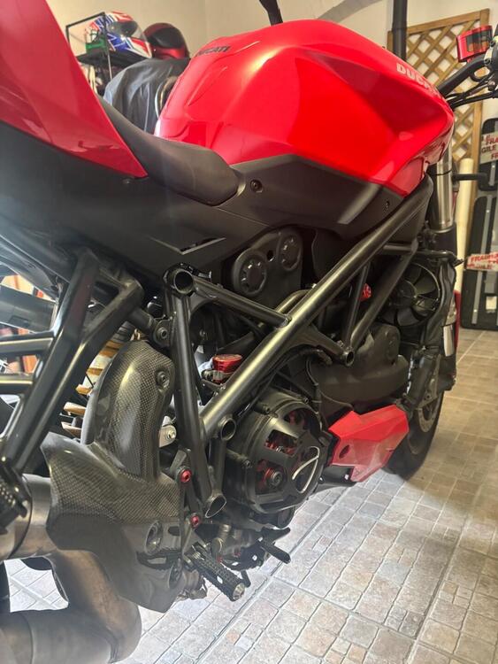 Ducati Streetfighter (2009 - 12) (4)