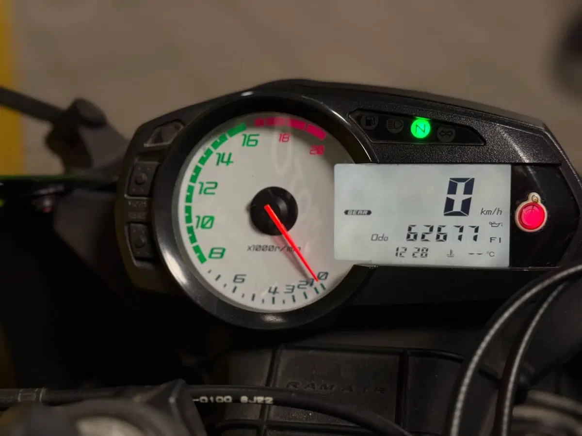 Kawasaki Ninja 600 ZX-6R (2009 - 16) (2)