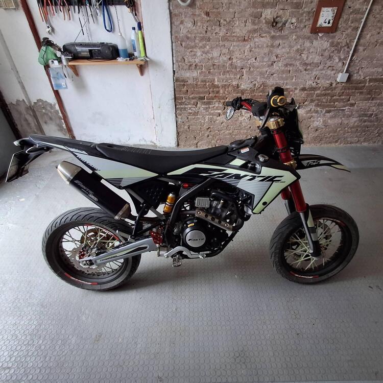Fantic Motor Motard 125 Competition 4t (2020) (2)