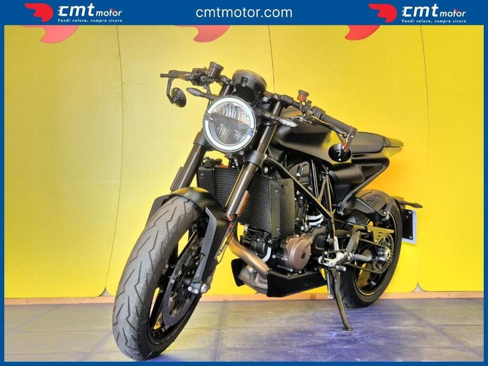 Husqvarna Vitpilen 701 (2020) (2)