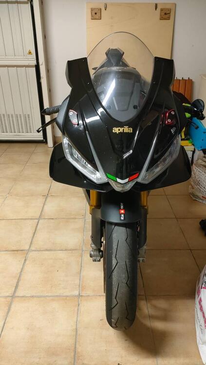 Aprilia RSV4 1100 Factory (2021 - 24) (3)