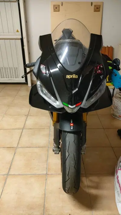 Aprilia RSV4 1100 Factory (2021 - 24) usata
