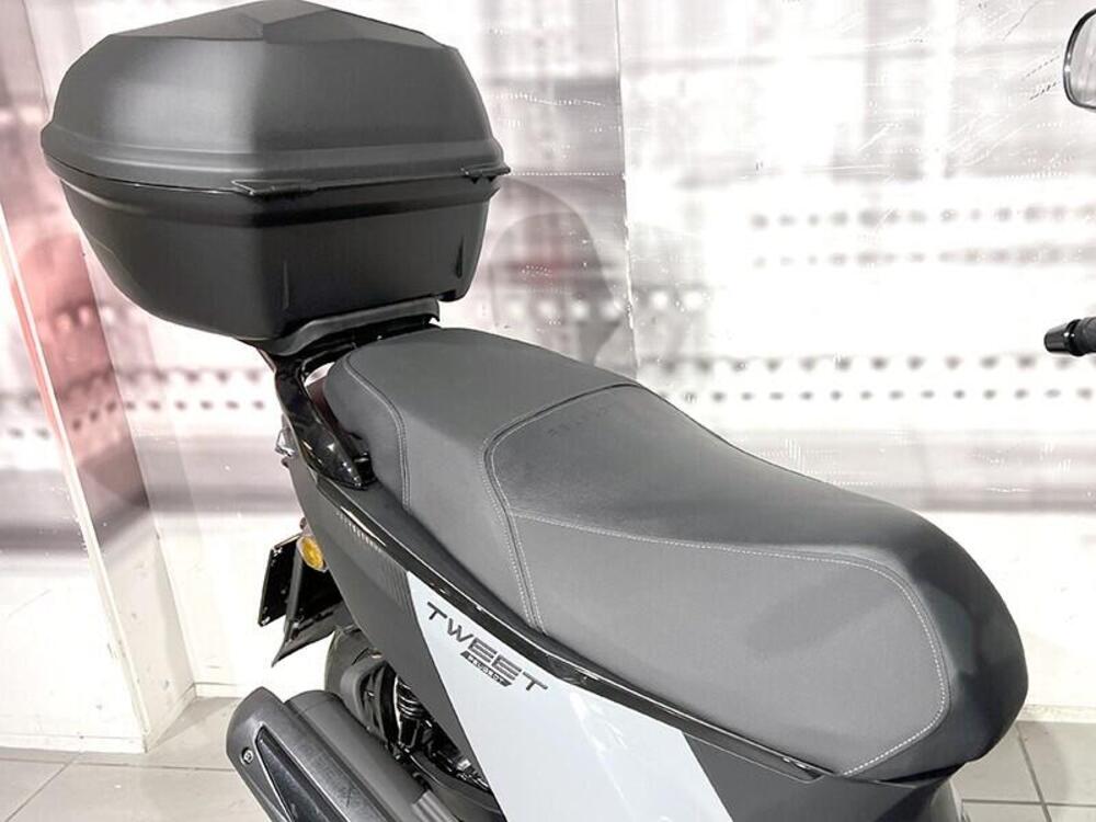 Peugeot Tweet 125 FL GT ABS (2024) (4)