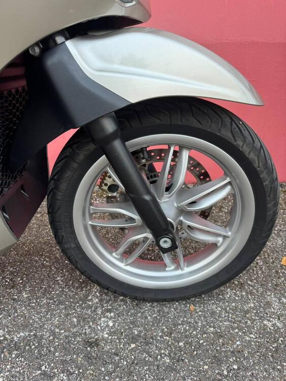 Piaggio Beverly 400 ABS-ASR (2021 - 24) (5)