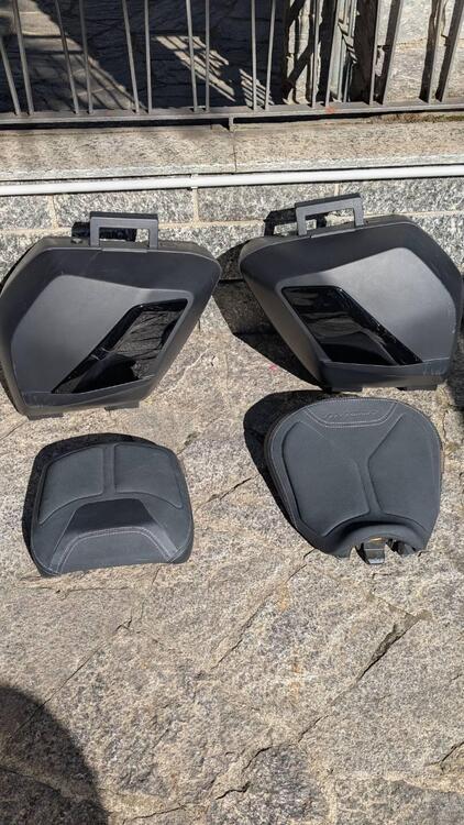 Bauletti e selle in gel Yamaha (3)