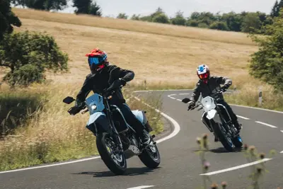 Suzuki: le DR-Z4S e DR-Z4SM da ora disponibili in concessionaria