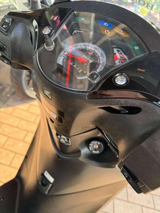 Honda SH 150 i (2009 - 12) (2)