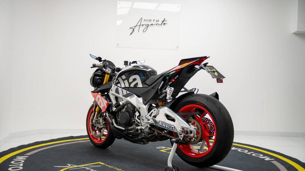 Aprilia Tuono V4 Factory (2017 - 18) (2)