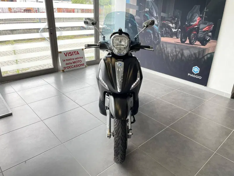 Piaggio Beverly 300 i.e. ABS-ASR (2016 - 20) (2)