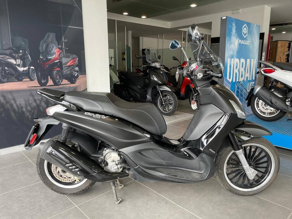 Piaggio Beverly 300 i.e. ABS-ASR (2016 - 20) (4)