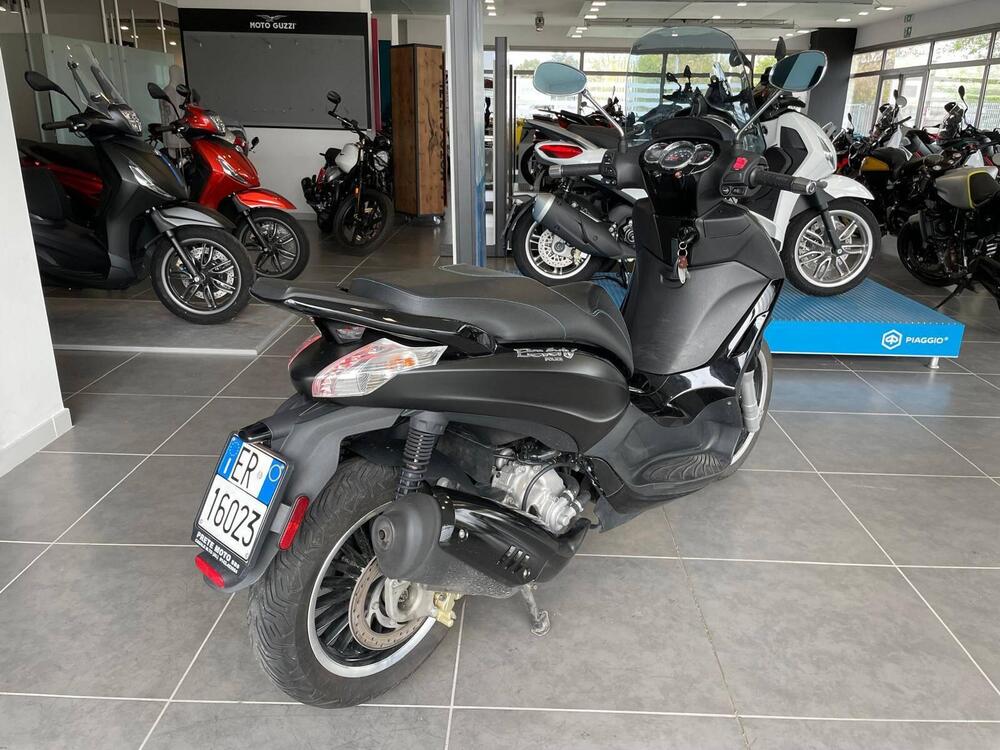 Piaggio Beverly 300 i.e. ABS-ASR (2016 - 20) (5)