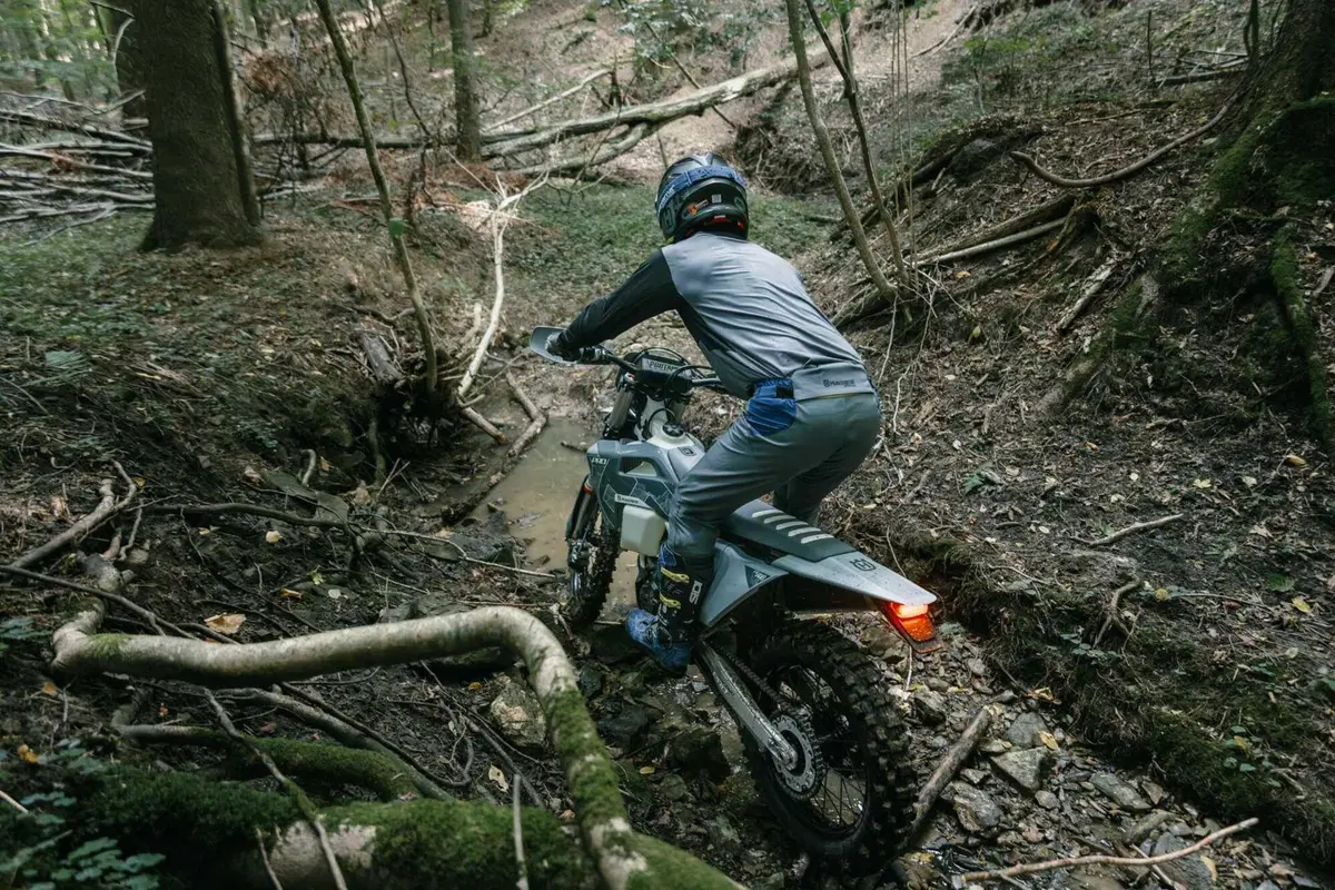 Husqvarna svela le Enduro Pro 2026: TE 300 Pro e FE 350 Pro [GALLERY] (2)