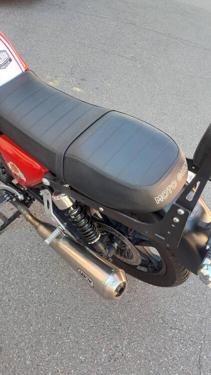 Moto Guzzi V7 II Stone (2015 - 17) (4)