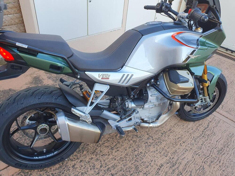 Moto Guzzi V100 Mandello S (2022 - 24) (3)