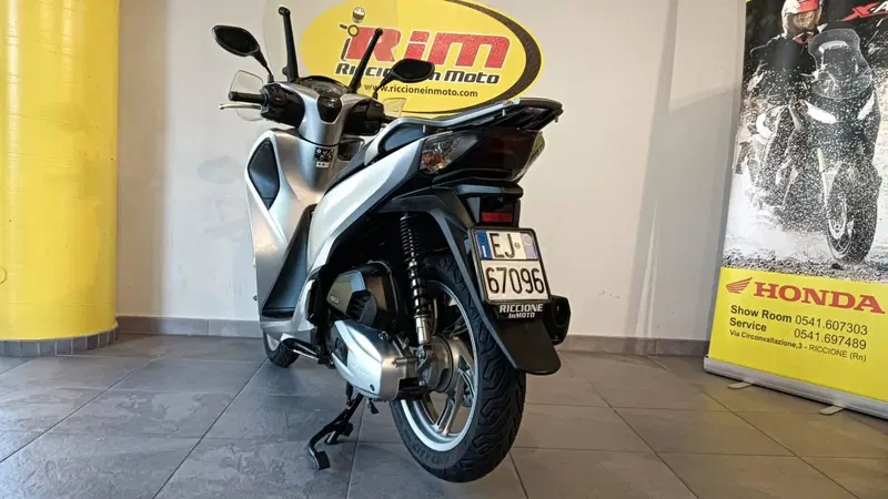 Honda SH 150i (2017 - 19) (5)
