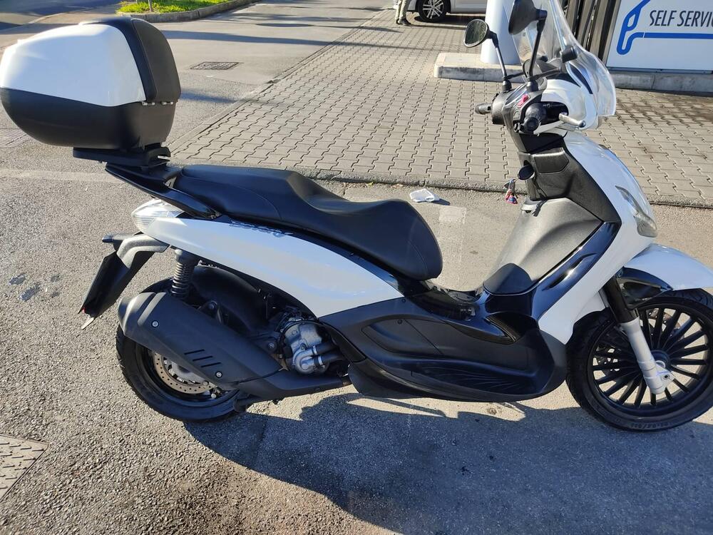 Piaggio Beverly 300 S i.e. (2015 - 16) (2)