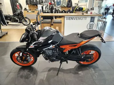 KTM 890 Duke GP (2022 - 23) usata
