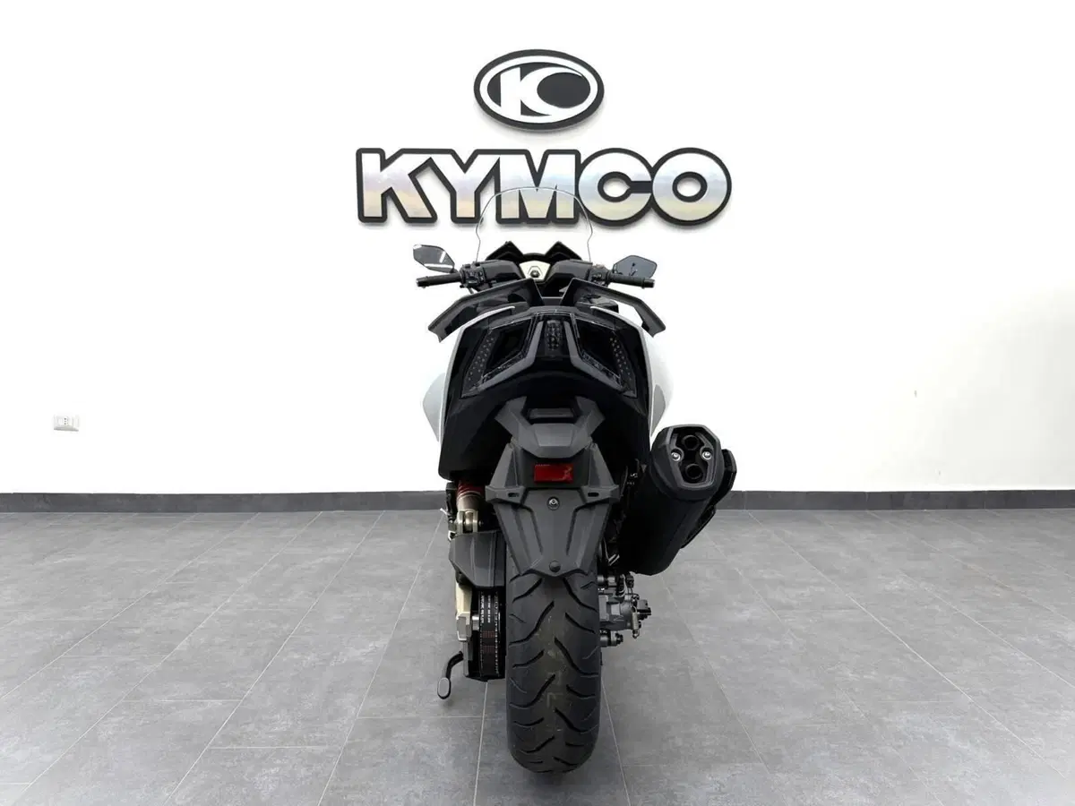 Kymco AK 575 Premium (2025 - 26) (4)