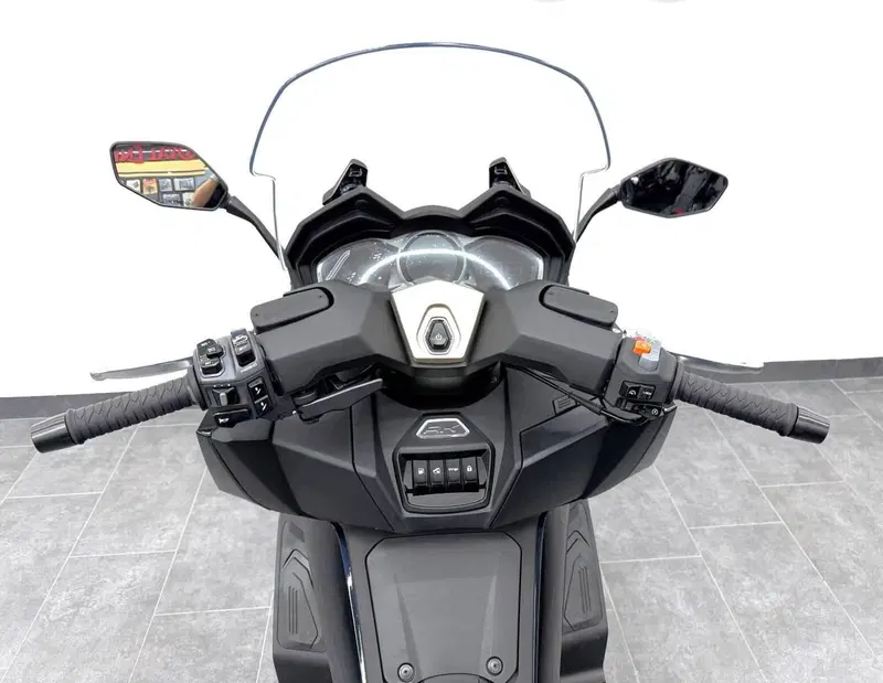 Kymco AK 575 Premium (2025 - 26) (5)