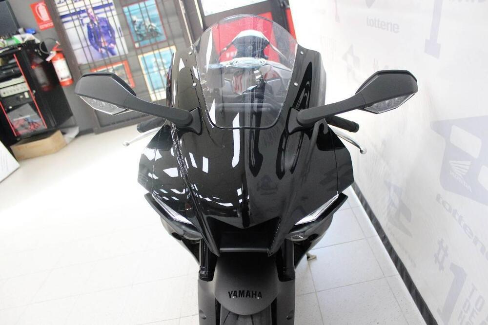 Yamaha YZF R1 (2020 - 25) (4)