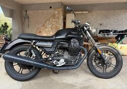 Moto Guzzi V7 III Stone Night Pack (2019 - 20) usata