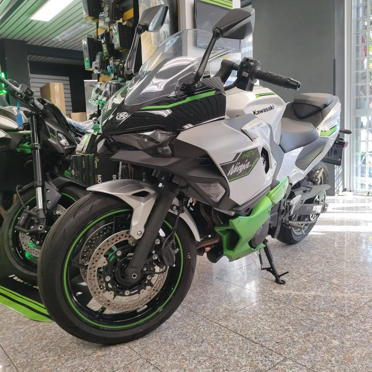Kawasaki Ninja 7 Hybrid (2024 - 26)
