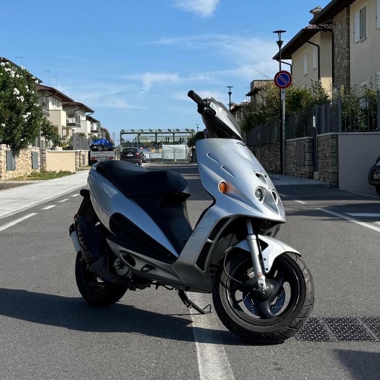 Malaguti Phantom F12-R 50 LC Scuolazoo Prezzo, Scheda Tecnica E Foto - Foto 2