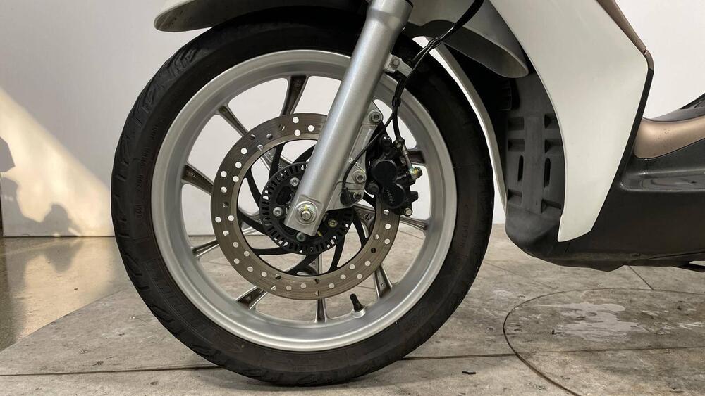 Piaggio Medley 150 ABS (2021 - 25) (3)
