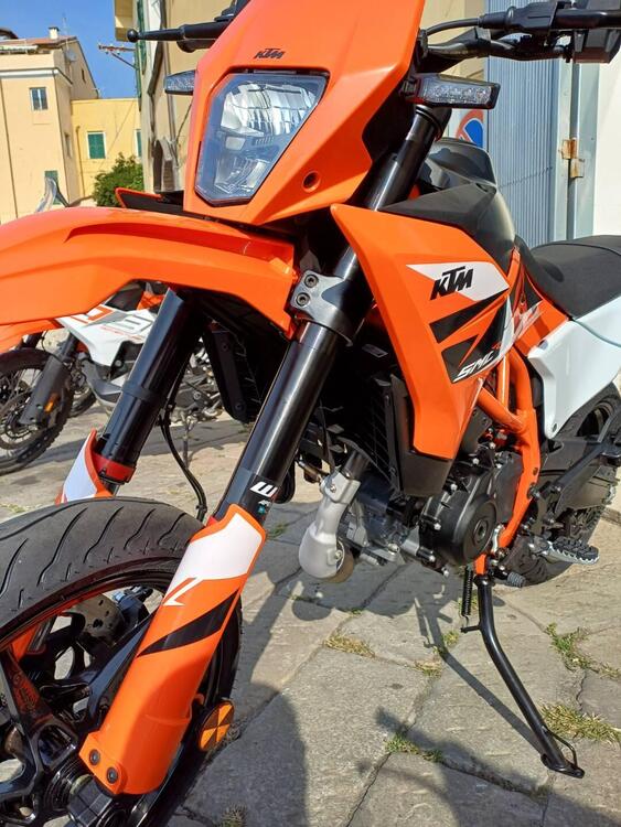 KTM 125 SMC R (2025) (4)