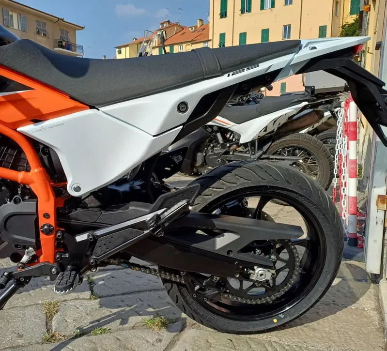 KTM 125 SMC R (2025 - 26) (6)