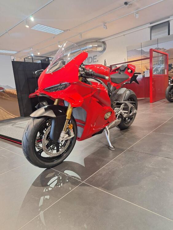 Ducati Panigale V4 S (2025)