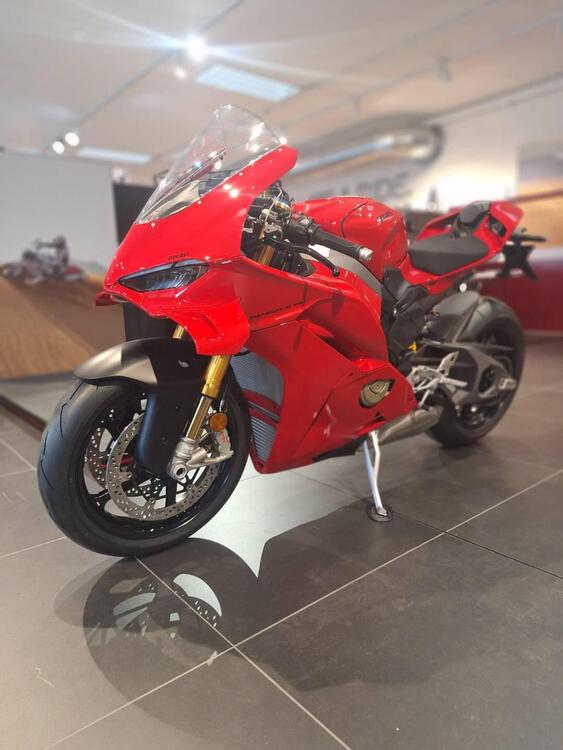 Ducati Panigale V4 S (2025) (4)