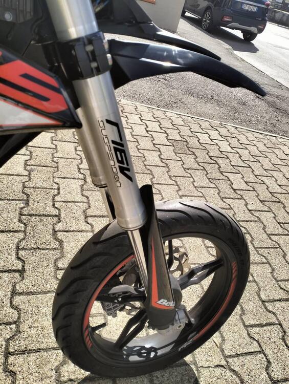 Betamotor RR 125 4T Motard LC (2018 - 20) (4)