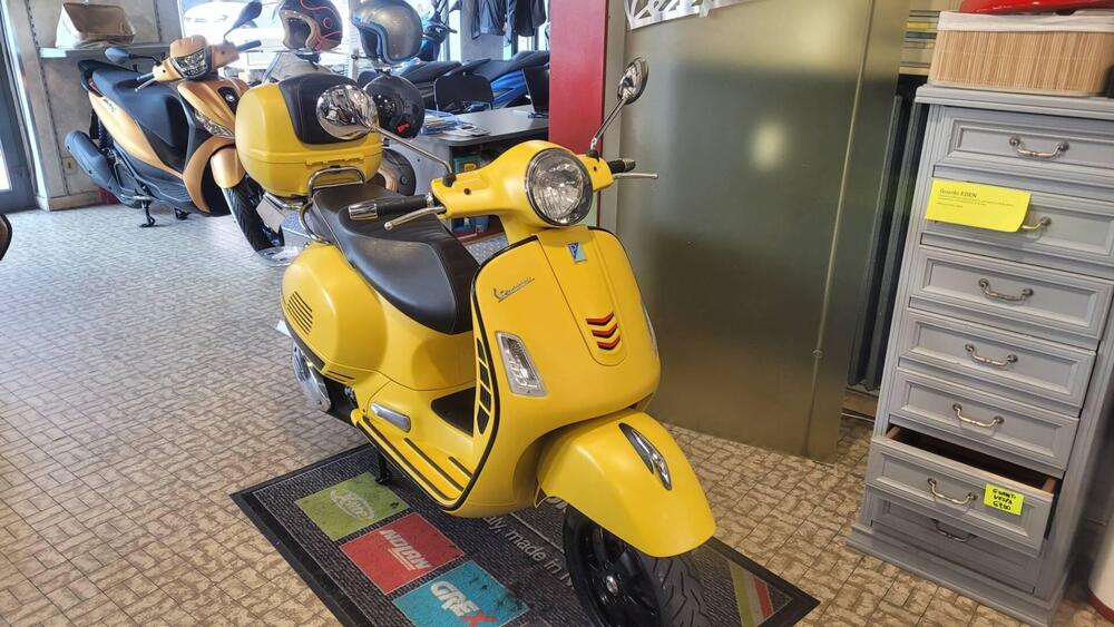 Vespa GTS 300 Super Sport (2017 - 19) (2)