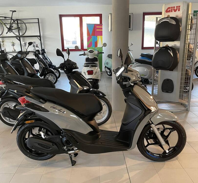 Piaggio Liberty 50 S RST (2025) (2)
