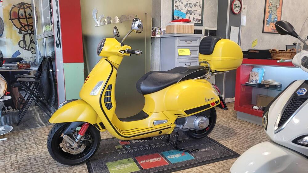 Vespa GTS 300 Super Sport (2017 - 19) (3)